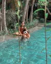 10 Potret Gisella Anastasia yang Fokus Nemenin Gempi Usai Putus dari Wijin, Ekspresinya Saat Kecebur Kocak Banget!