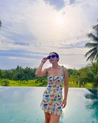 8 Potret Hot Mommy Selvi Kitty Pamer Body Goals, Ibu Satu Anak Bikin Gagal Fokus