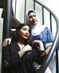 10 Potret Ikke Nurjanah Bersama Putrinya Siti Adira Kania, Bak Kakak Adik