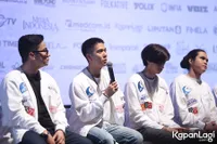 10 Potret Iqbaal Ramadhan Ungkap Pendalaman Peran sebagai Kakak di Film 'PERAYAAN MATI RASA': Pelajaran Empati dan Komunikasi Keluarga