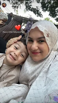 10 Potret Irish Bella Rayakan Idul Adha Kedua Tanpa Ammar Zoni dengan Pemotretan, Tegar Bersama Kedua Buah Hati - Kompak Pakai Seragam Keluarga Meski Suami Harus Absen