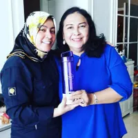 10 Potret Kebersamaan Astrid Kuya dan Sang Ibunda yang Berprofesi Sebagai Pendeta