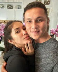 10 Potret Kejutan Ulang Tahun ke-42 Ussy Sulistiawaty, Dapat Banyak Kado - Surat Ucapan Manis dari Andhika Pratama Bikin Meleleh