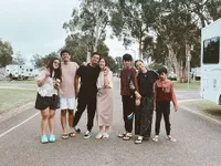 10 Potret Keseruan Road Trip Keluarga Hesti Purwadinata di Australia, Surya Insomnia Pergoki Hesti & Edo Ciuman di Depan Mobil Campervan