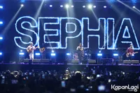 10 Potret Keseruan Sheila on 7 di Panggung KLBB, Duta Duet dengan Putrinya