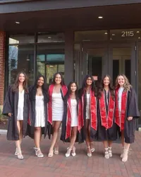 10 Potret Keysha Alea Putri Rico Ceper Wisuda di Ohio State University, Cantik Pakai Kebaya Bali Didampingi Sang Bunda