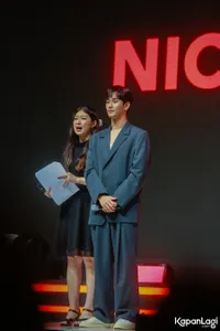 10 Potret Kim Soo Hyun Saat Fan Meeting di Indonesia, Foto Bareng Penggemar - Senyumnya Manis Banget