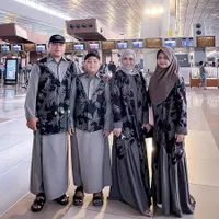 10 Potret Kisah Raul Lemos Saat Umrah, Pulangnya Langsung Diinfus - Tetap Happy & Bersyukur