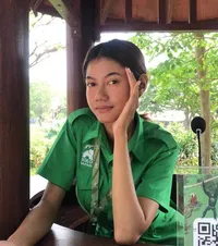 10 Potret Klaudia Krish Pemandu Wisata Kebun Binatang Cantik yang Mirip Pevita Pearce - Viral Sampai Di-notice Artisnya Langsung