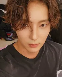 10 Potret Lee Jun Ki yang Awet Muda di Usia Kepala Empat, Akui Pantang Makan Nasi dan Tepung Sejak Tujuh Tahun Lalu