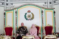 10 Potret Liburan Ahmad Dhani dan Mulan Jameela, Berkunjung ke Keraton Solo - Pamer Momen Mesra yang Jarang Disorot