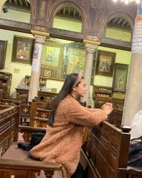 10 Potret Liburan Rohani Felicya Angelista ke Mesir, Kunjungi Gereja Gantung - Mendaki Gunung Sinai