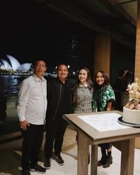 10 Potret Lies Samudra Mertua Momo Geisha yang Selalu Tampil Bak Remaja, Seperti Kembaran Menantunya - Nenek 3 Cucu yang Awet Muda