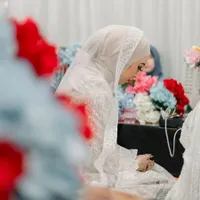 10 Potret Malam Bainai Adiba Khanza yang Baru Terungkap, Aura Pengantin Terpancar Paripurna - Tangan Putih Mulus Bikin Netizen Salfok