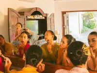 10 Potret Maudy Ayunda di Photoshoot Bridal Shower Sahabat, Pancarkan Cantiknya Wanita Indonesia - Anggun Pakai Kebaya