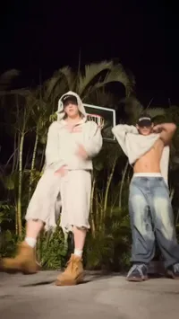 10 Potret Member SEVENTEEN Balapan Pamer Hasil Nge-gym Saat Liburan Musim Panas di Hawaii - Maldives