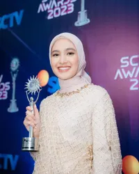 10 Potret Menawan Cut Syifa Menang SCTV Awards 2023 - Raih Dua Penghargaan Sekaligus