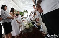 10 Potret Mikhayla Bakrie Ungkap Kesedihan Mendalam Usai Kepergian Omu, Sempat Menangis dan Histeris Tak Percaya Ditinggalkan