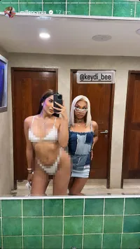 10 Potret Millen Cyrus Tampil Berani Pakai Bikini, Dicibir Saat Berpose Tak Senonoh - Netizen Soroti Body Hasil Editan Karena Hal Ini