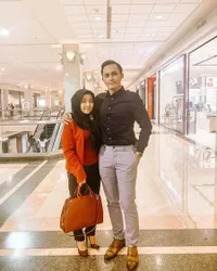 10 Potret Muzdalifah dan Fadel Islami yang Makin Mesra, Ke Mana-mana Gandengan Tangan