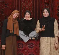 10 Potret Nissa Sabyan Buka Puasa Bersama Sahabat dan juga Ayus, Pose Imutnya Langsung Jadi Sorotan - Sempat Kepergok Pakai Baju Couple
