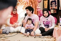 10 Potret Perayaan Ulang Tahun Pertama Ameena Anak Aurel Hermansyah dan Atta Halilintar, Keluarga Besar Kompak Pakai Kaus Pink Bergambar Birthday Girl