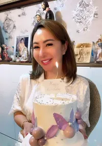 10 Potret Perayaan Ultah Femmy Permatasari ke-50, Dapat Kado Spesial dari Sang Suami