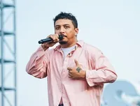 10 Potret Perjalanan Karir Sal Priadi, Dikenal Sebagai Penyanyi Sukses dan Aktor