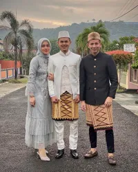 10 Potret Pernikahan Ian Polan Adik Sonny Septian, Sakral Usung Adat Lampung