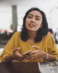 10 Potret Pesona Randu Dahlia Jurnalis Istana yang Ternyata Putri Sujiwo Tejo 