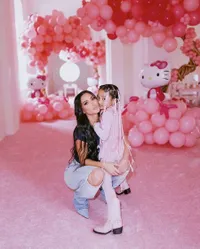 10 Potret Pesta Ulang Tahun Chicago West Putri Kim Kardashian, Mewah Serba Pink dan Bertema Hello Kitty