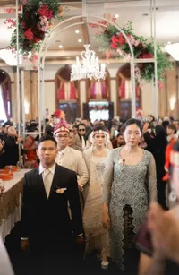 10 Potret Resepsi Pernikahan Fritz Hutapea dan Chen Giovani dengan Adat Batak, Hotman Undang Prabowo Hingga Anies Baswedan