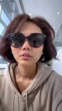 10 Potret Rina Nose Sambangi Suami Bule di Belanda, Tetap Makan Cuanki Meski Sedang di Luar Negeri - Netizen Baru Tahu Sang Komedian Merokok