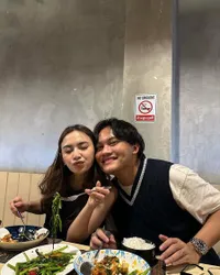 10 Potret Rizky Febian dan Mahalini Liburan Bareng ke Thailand, Romantis Abis - Disebut Pancarkan Vibes Pasangan Suami Istri