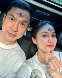 10 Potret Romantis Sandra Dewi Bareng Suami, Pelesir ke Luar Negeri - Makan di Resto Mewah