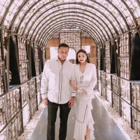 10 Potret Romantis Teuku Rafly Mantan Suami Tamara Bleszynski Bareng Istri Tercinta
