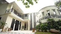 10 Potret Rumah Mewah Bimbim Slank yang Berlokasi di Belakang Markas Gang Potlot, Estetik Bergaya Vintage - Terapkan Fengshui
