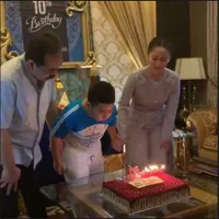 10 Potret Sederhana Acara Ulang Tahun Putra Inul Daratista 