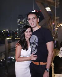 10 Potret Shania, Sosok Wanita Hebat dan Cantik di Belakang Kesuksesan Manoj Punjabi