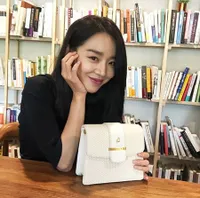 10 Potret Menawan Shin Hye Sun, Perankan Banyak Karakter Unik di Drama Korea