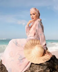 10 Potret Shireen Sungkar yang Jalani Operasi Pengangkatan Kista Untuk Kedua Kalinya, Ukuran Sudah Melebihi 7 Centimeter - Teuku Wisnu Jadi Suami Siaga