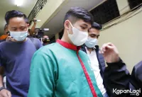 10 Potret Suami Nindy Kenakan Baju Tahanan, Selain Positif Narkoba Juga Kedapatan Simpan Senjata Api