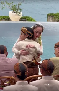 10 Potret Tawa Bahagia Noah Sinclair Melihat BCL Menikah Lagi, Beri Restu - Sudah Akrab dengan Tiko Aryawardhana