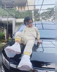 10 Potret Terbaru Anak Asri Welas yang Sembuh dari Katarak, Kini Makin Pintar Membedakan Berbagai Warna dan Objek