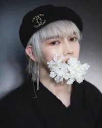 10 Potret Terbaru Loudi, Idol K-Pop Pertama Asal Indonesia yang Dulu Pernah Dikritik Karena Dianggap Tak Mirip Orang Lokal
