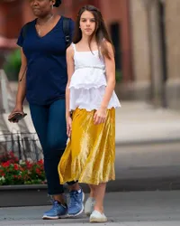 10 Potret Terbaru Suri Cruise Beranjak Dewasa yang Semakin Curi Perhatian