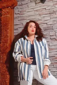 10 Potret Transformasi Ussy Sulistiwaty yang Makin Langsing Pasca Melahirkan, Berat Badan Turun 19 Kilogram