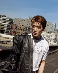 10 Potret Valentine Boy Jaehyun NCT yang Belakangan Makin Nggemesin dan Suka Pamer Ekspresi Tengil, Berasa Bisa Digapai