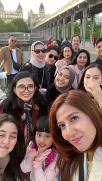 10 Potret Venna Melinda Liburan ke Paris Pasca Ferry Irawan Sah Terbukti Lakukan KDRT, Wajah Lebih Bahagia Jadi Sorotan