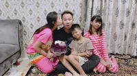 10 Potret Vicky Prasetyo dan Anak-Anaknya yang Jarang Tersorot, Bahagia dalam Kesederhanaan